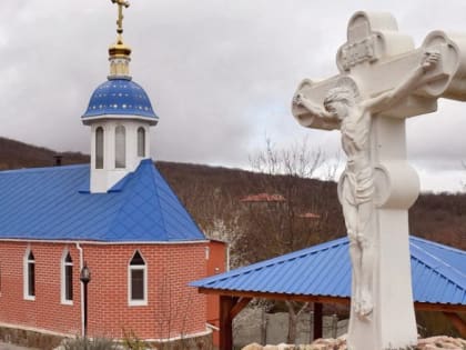 К источнику живому припадём