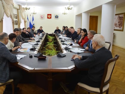 На заседании постоянного комитета горсовета