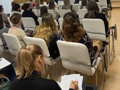 В МДЦ «Артек» сотрудники полиции провели лекцию об ответственности несовершеннолетних
