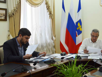 На заседании постоянного комитета