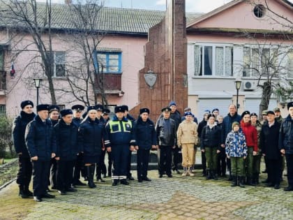 Сотрудники полиции г. Саки приняли участие в памятных мероприятиях, посвященных 81–й годовщине высадки Евпаторийского десанта