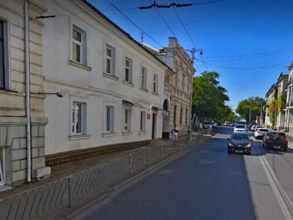 В Севастополе мужчина разбил бутылку с «коктейлем Молотова» возле здания комендатуры