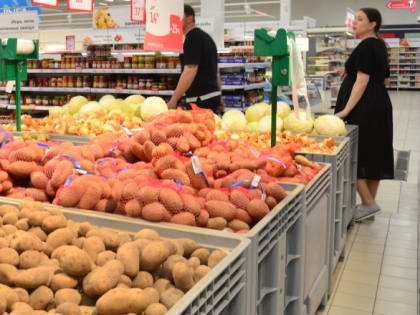 Еле успевают менять ценники