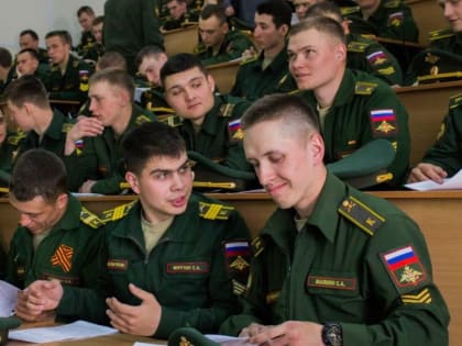 Военный комиссариат города Керчь и Ленинского района Республики Крым извещает о возможности поступления в 2022 году юношей и девушек