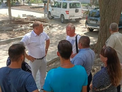 В посёлке Ленино благоустроят придомовую территорию