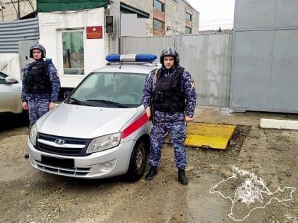 Пострадавшему в ДТП ребенку оказали помощь росгвардейцы в Крыму