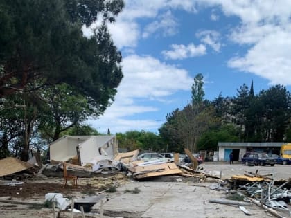 В Ялте продолжается снос незаконных объектов