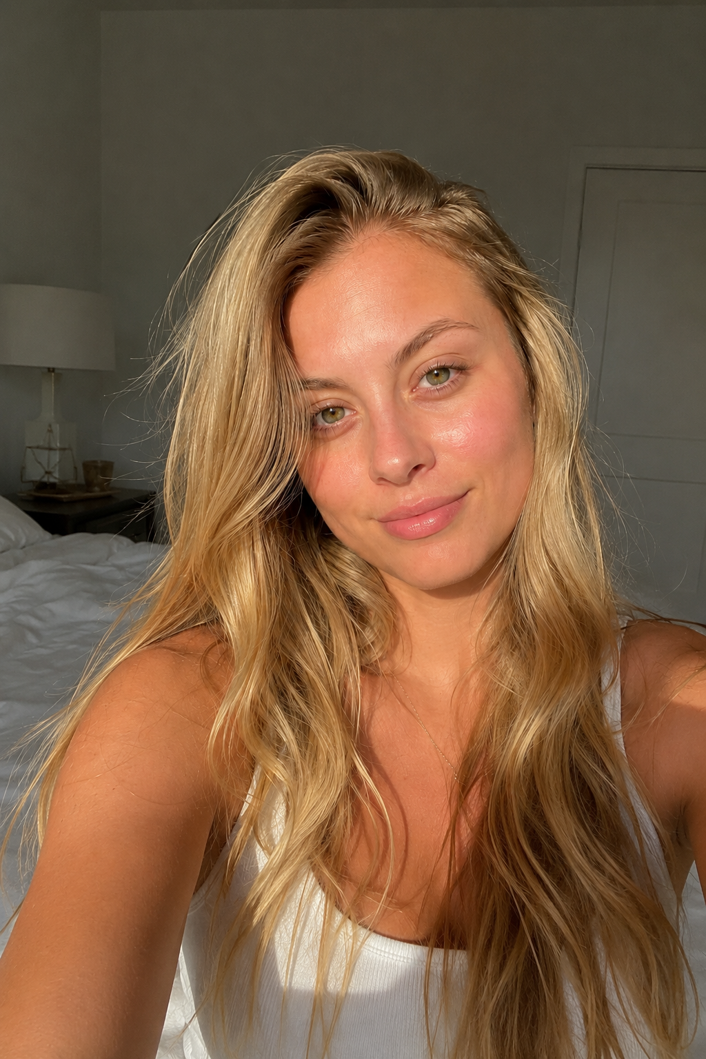Best azelaic acid serums and skincare products for acne and dark spots — editorial testing by GlowingSkinhub.com in 2026