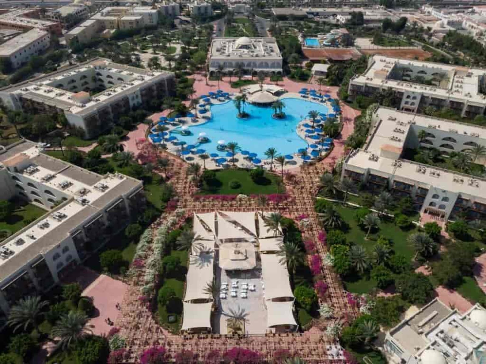 Desert Rose Resort Desert-Rose-Resort-Pools2 uvysk3