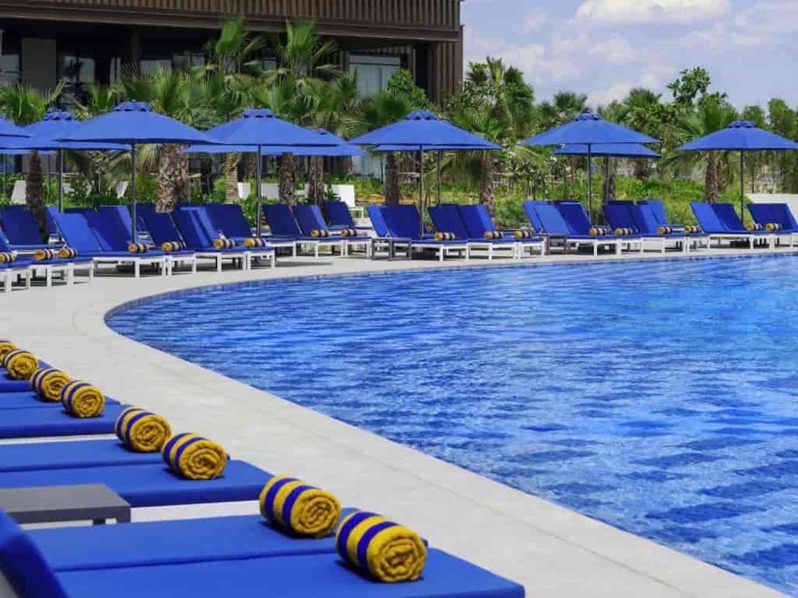 Mövenpick Resort Al Marjan Island M%C3%B6venpic-Resort-Al-Marjan-Island-Pools gqkign