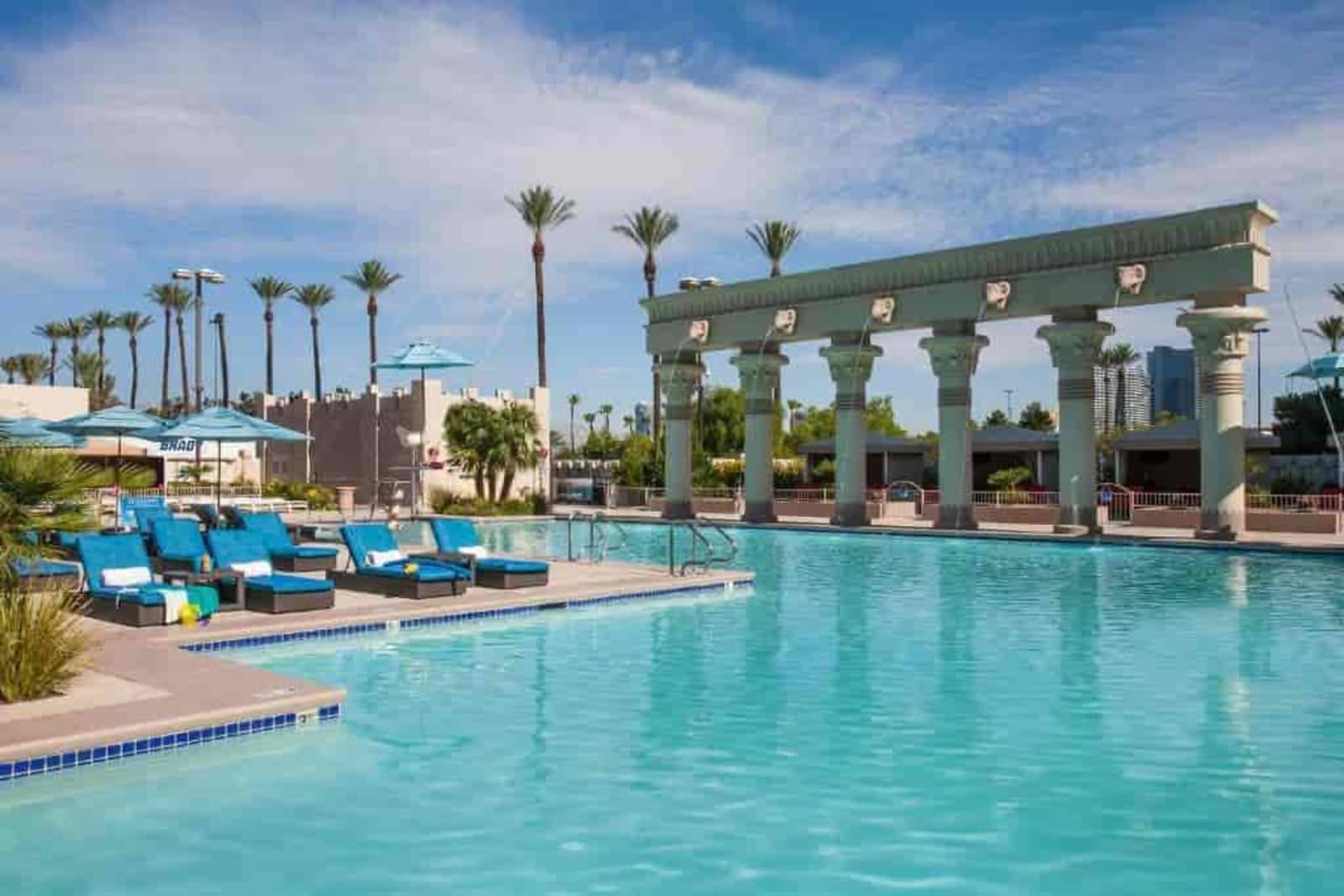 Luxor Hotel Las Vegas Luxor-Las-Vegas-Pools vppb6w