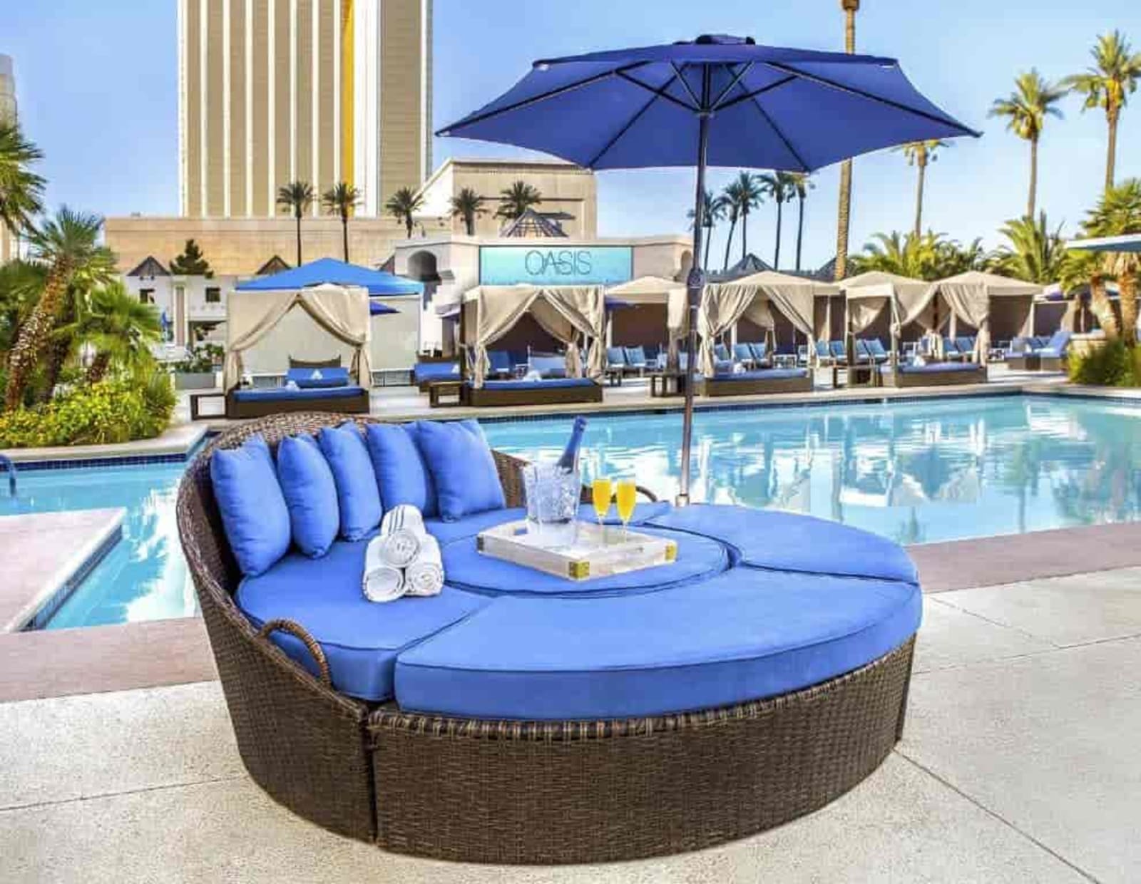 Luxor Hotel Las Vegas Luxor-Las-Vegas-Pools1 lagzkg