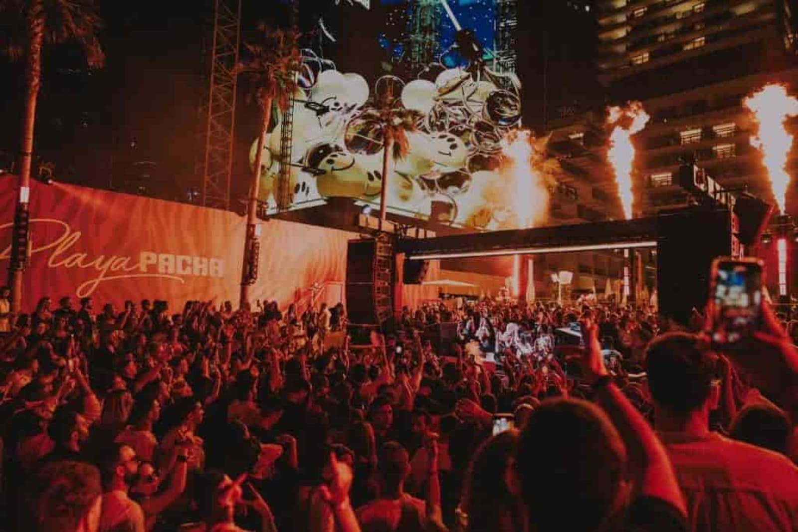 FIVE Luxe JBR Dubai FIVE-luxe-JBR-Party abns6b