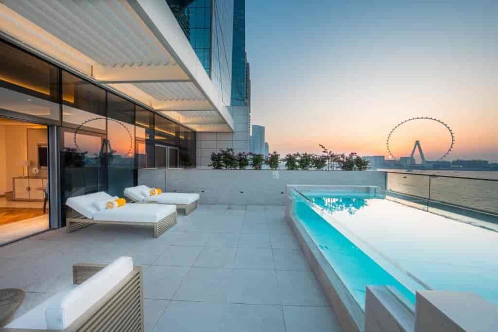 FIVE Luxe JBR Dubai FIVE-luxe-JBR-Pools1 zysazs