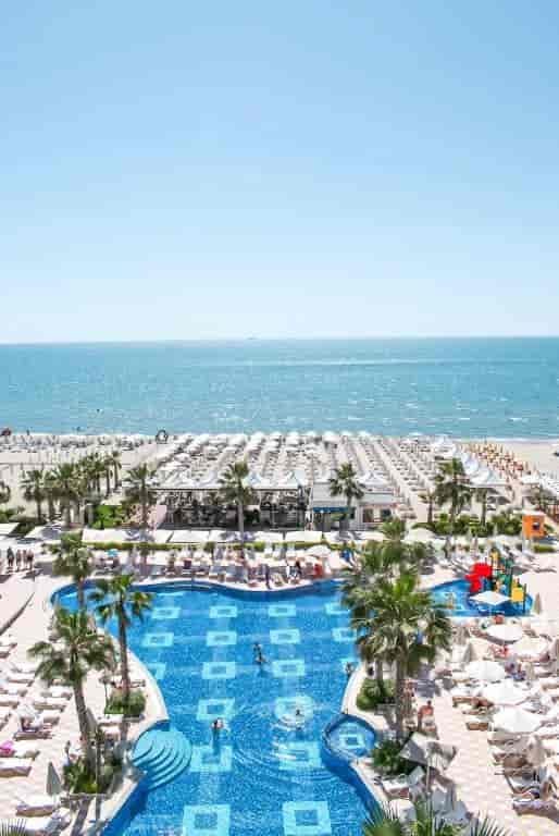 Grand Blue FAFA Resort & Spa