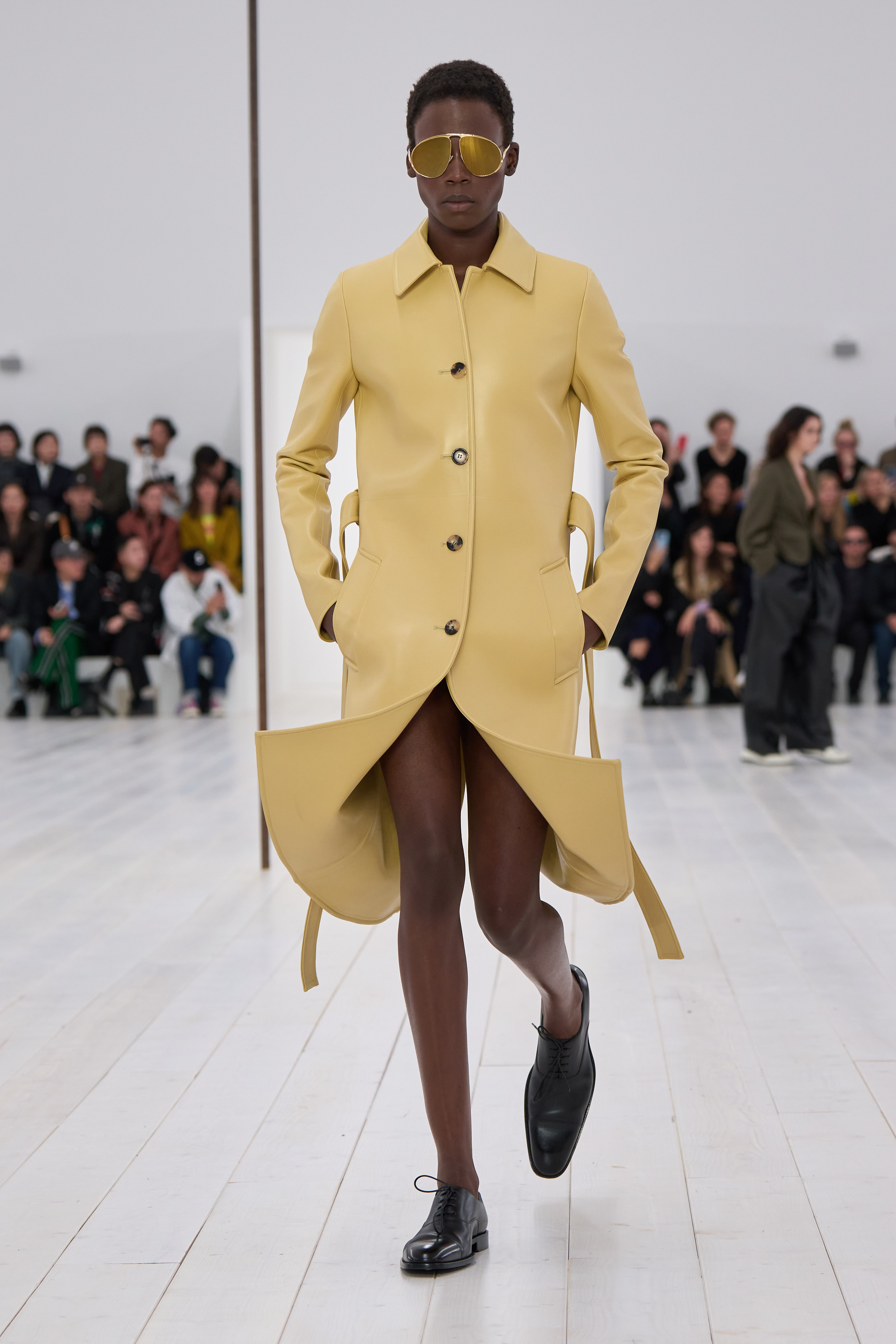 Loewe%20S25%20036.jpeg