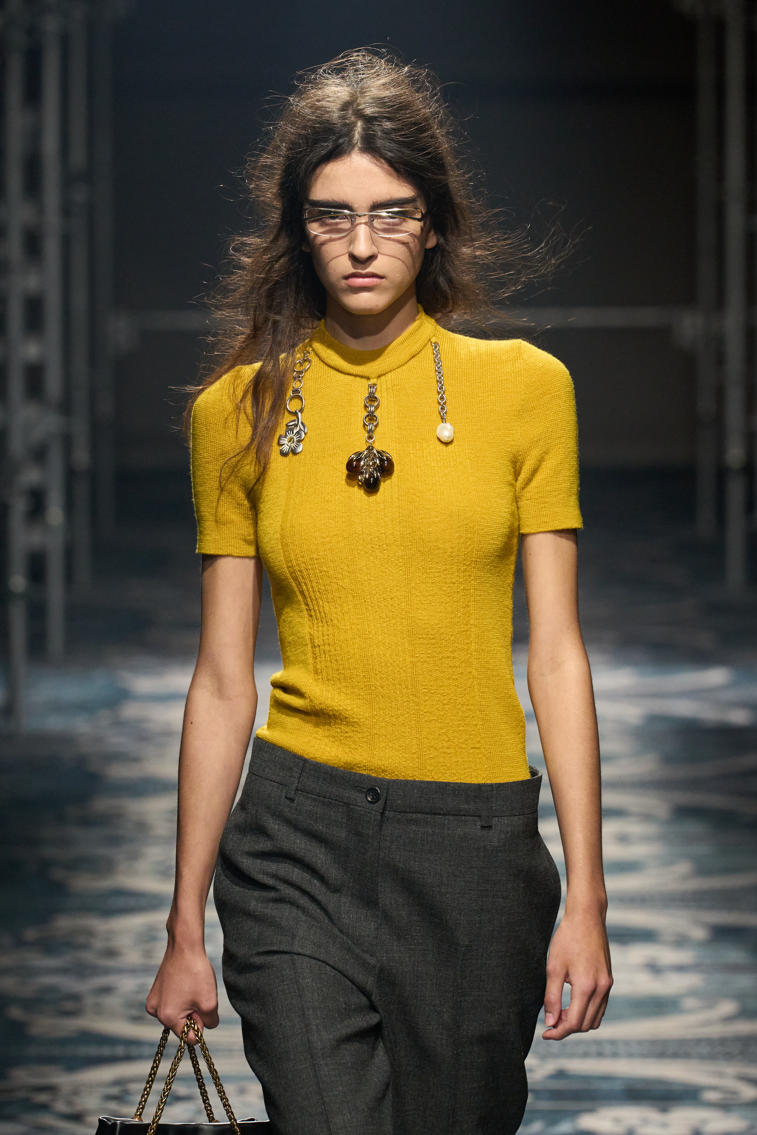Prada%20F25%20010a.jpeg