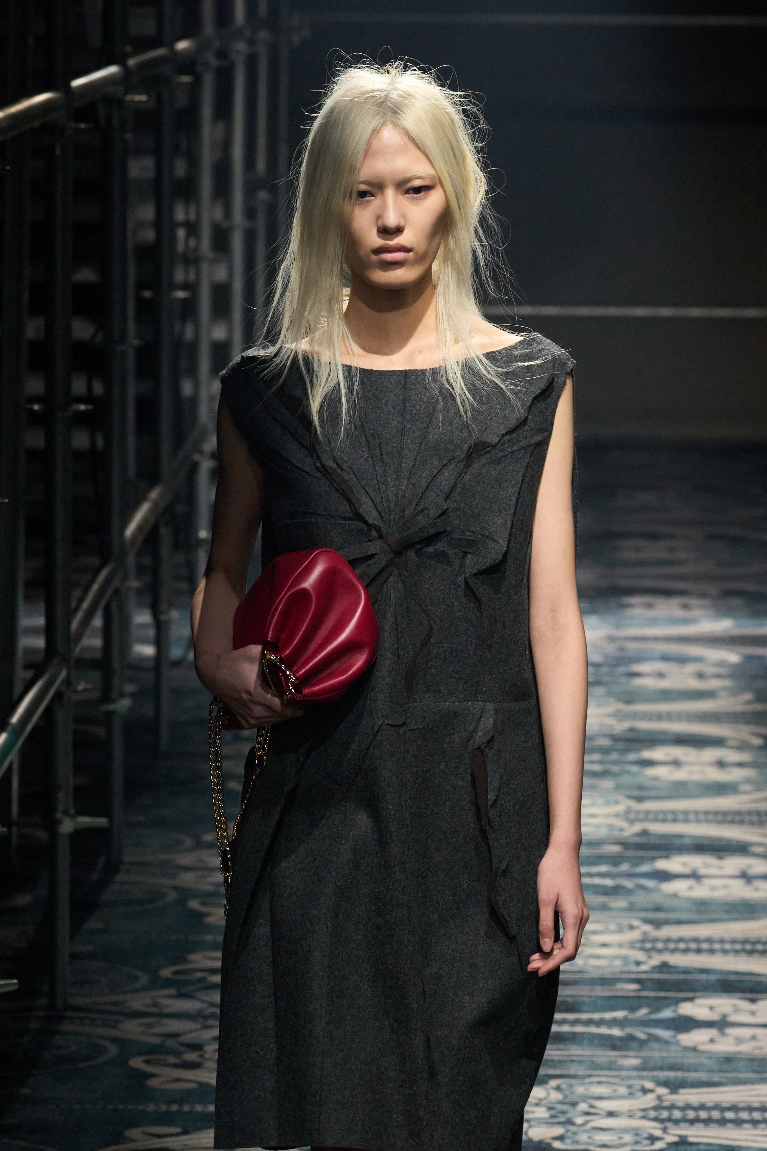 Prada%20F25%20028a.jpe