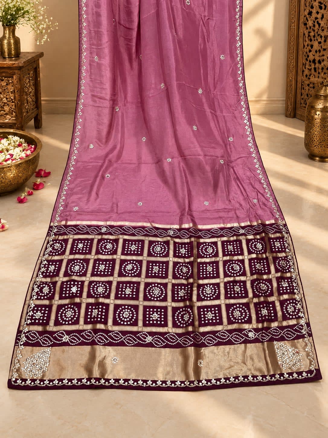 Premium Russian Silk Saree with Checked Bandhani Pallu & Kundan Handwork
