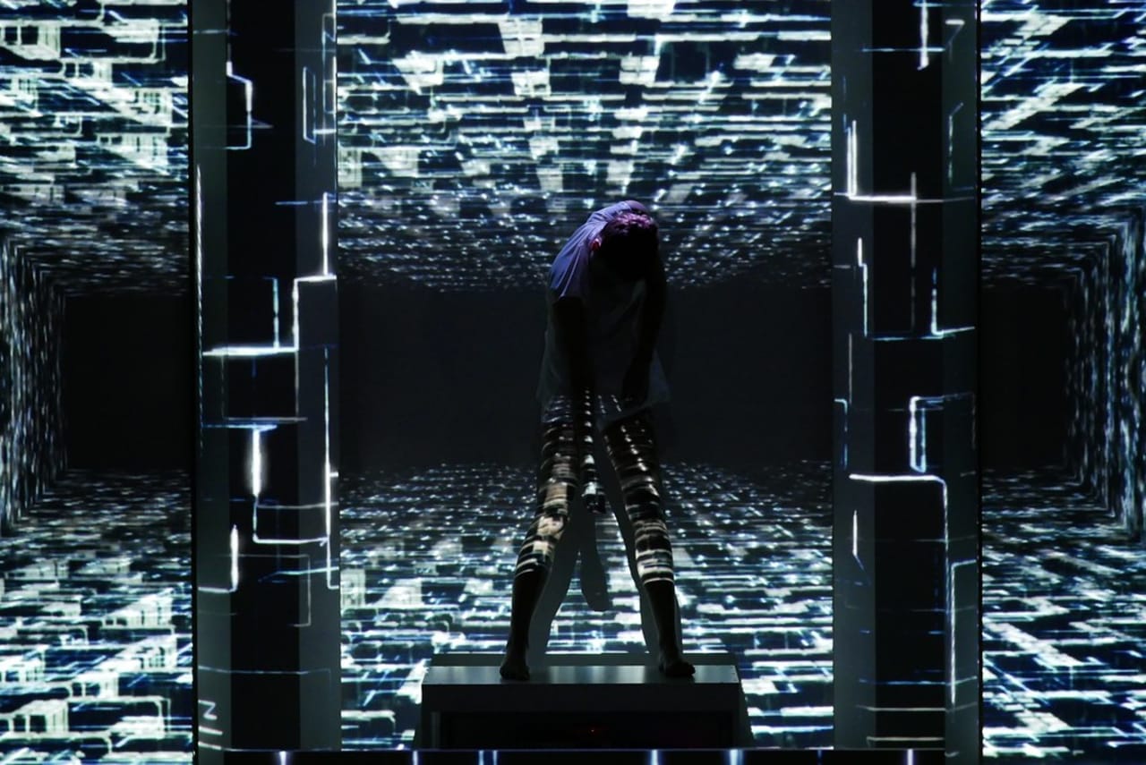 The Tempest (2021)- Die Wolke. Vitruvian Thing, Thessaloniki