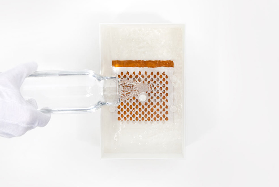 the-drinkable-book-filter-test-900x604