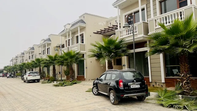 4 BHK villas at Zirakpur, Mohali Punjab - Image 1 of 14 - 4 bedroom 3 bathroom property in Zirakpur, Mohali, Punjab - ₹1.35Cr