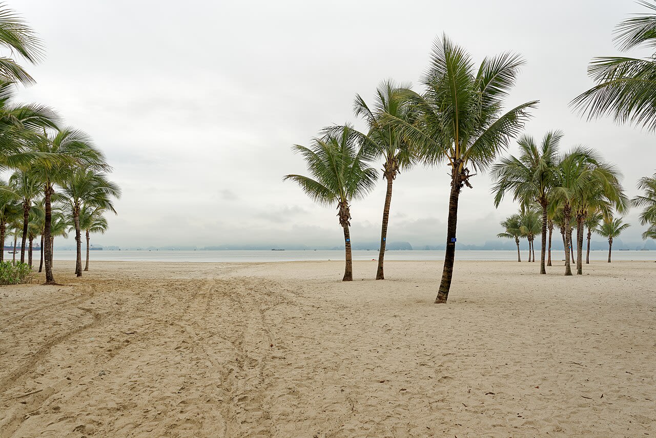 Bãi Cháy Hạ Long