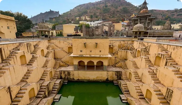 Panna Meena ka Kund