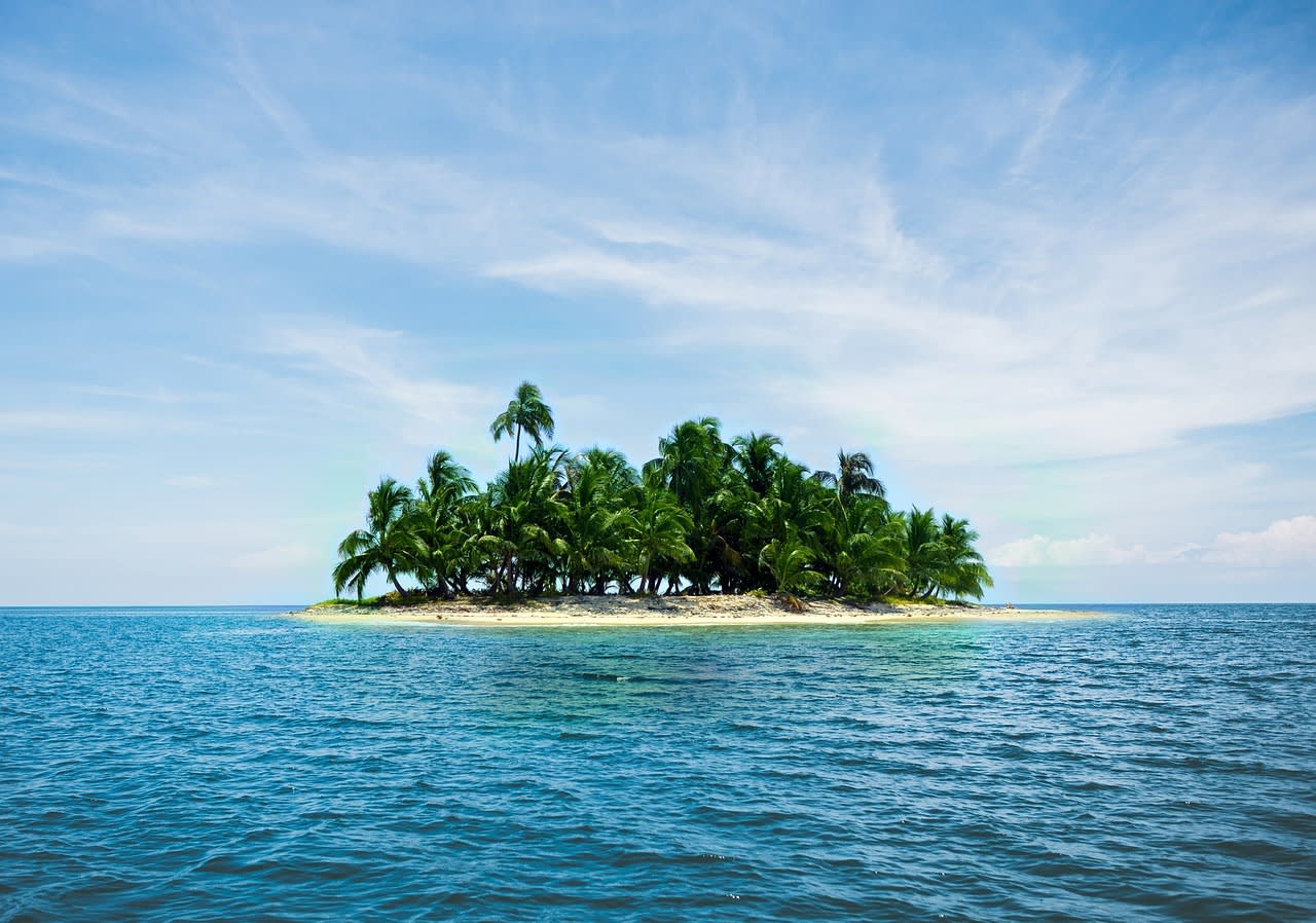 Panoramic view of the Mamanuca Islands with turquoise waters