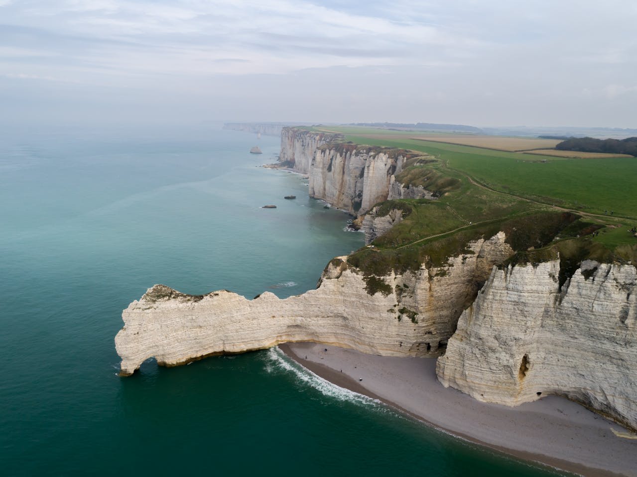 Cliffs of Étretat image 1