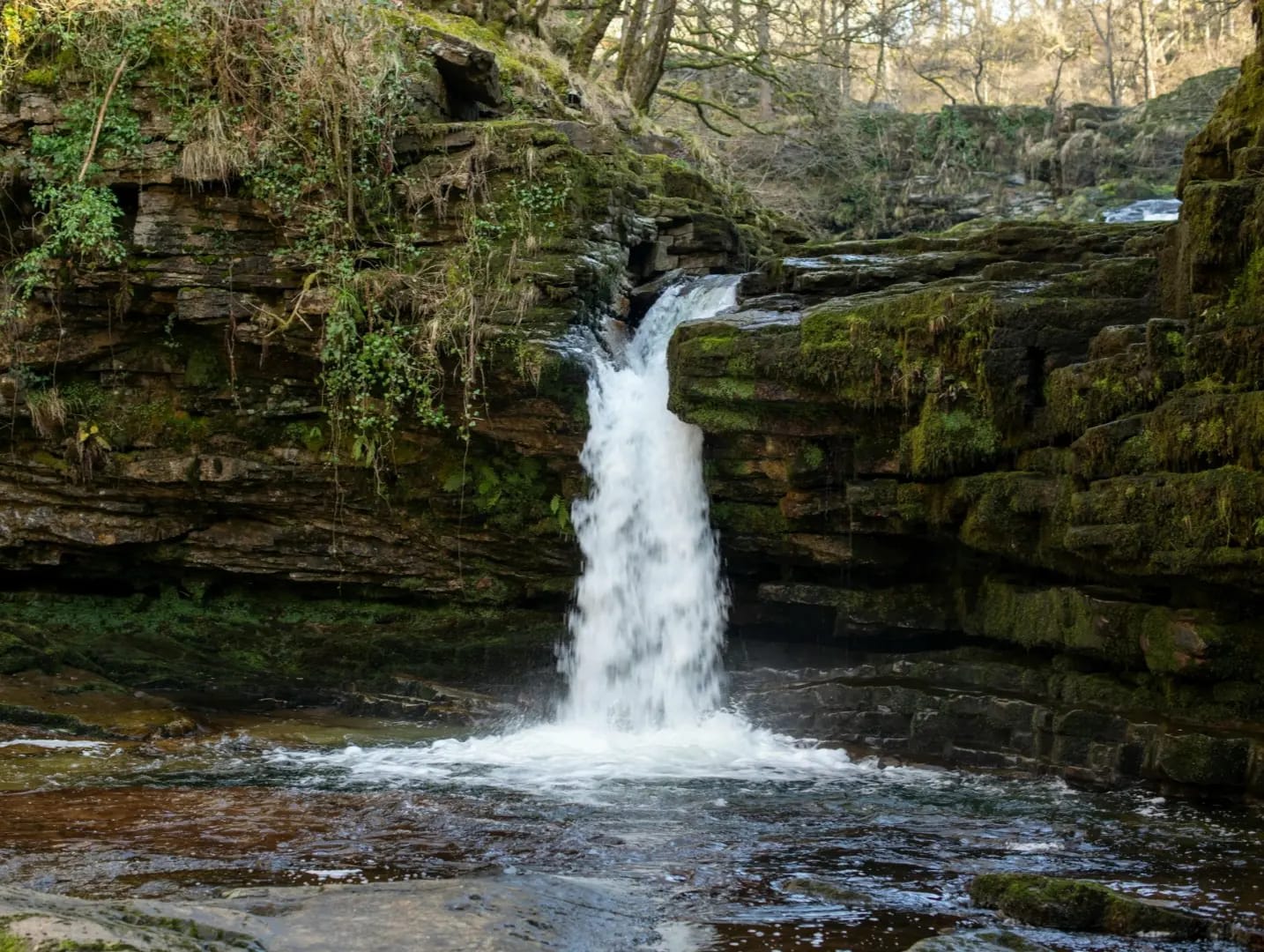  Daisetsuzan, small waterfall between rocks 