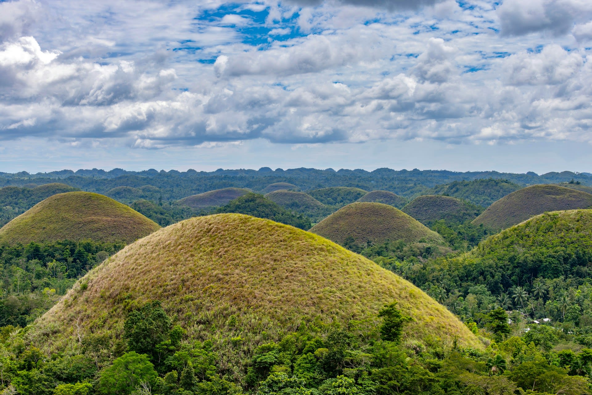 Chocolate Hills landscape view 2