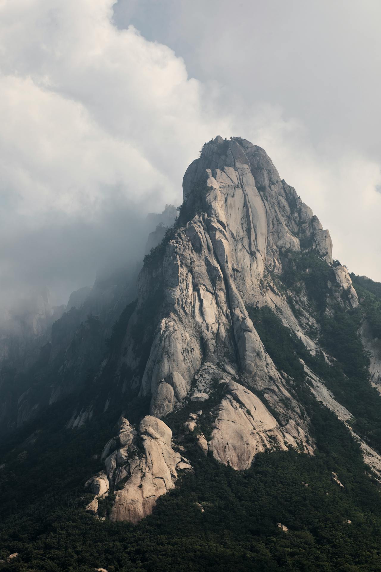 Summit ridge of Daecheongbong in Seoraksan National Park with the East Sea visible in the distance