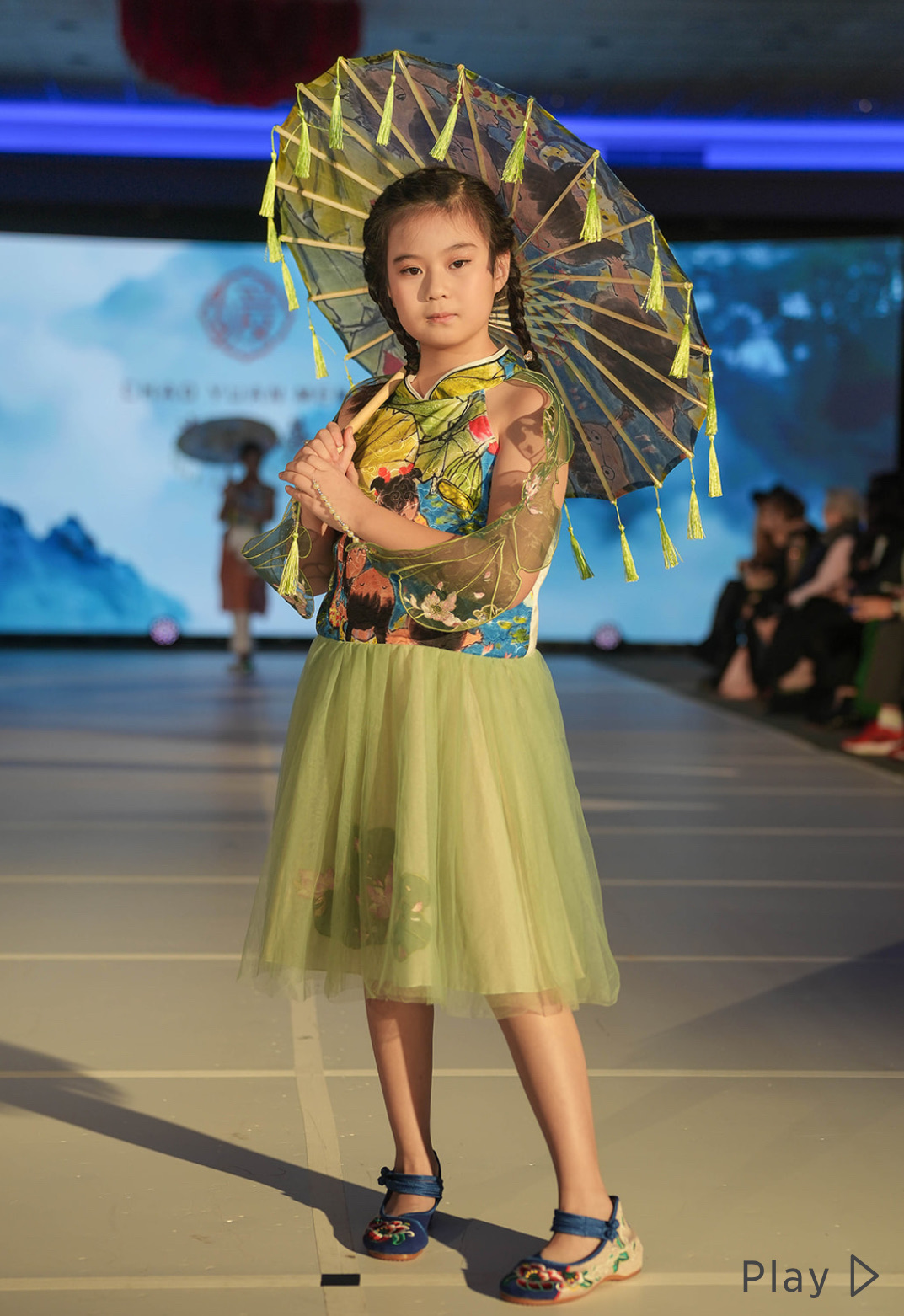 Look 13