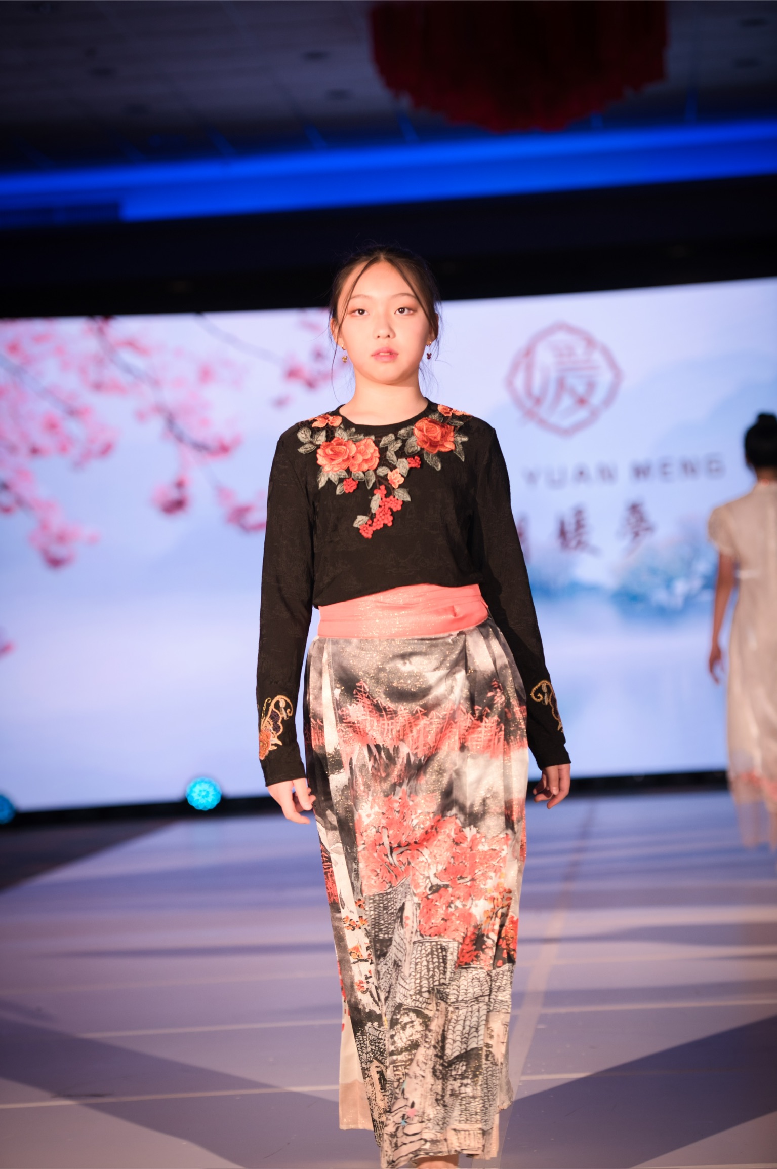 Look 19