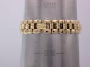 Close-up of the watch bracelet wrapped around a sizing gauge, indicating a wrist circumference of up to approx. 17.2cm.