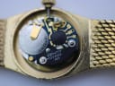 Movement view of the Zenith quartz calibre, showing "ZENITH MOVADO QUARTZ" inscription and battery.