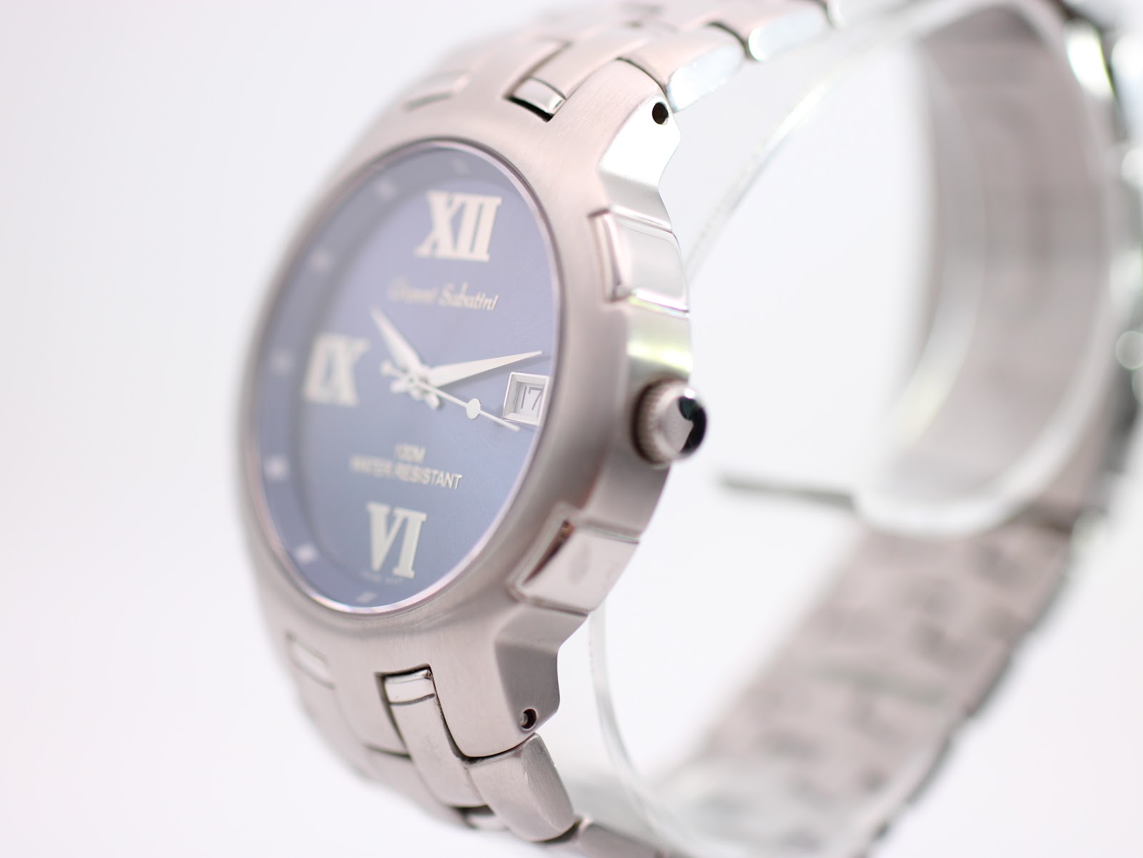 Angled side view of the Gianni Sabatini watch showing the case profile and crown.