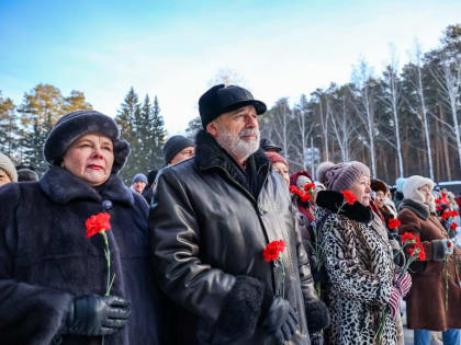 Уральцы приняли участие в торжественно-траурных мероприятиях, посвящённых 80-летию полного освобождения Ленинграда от фашистской блокады