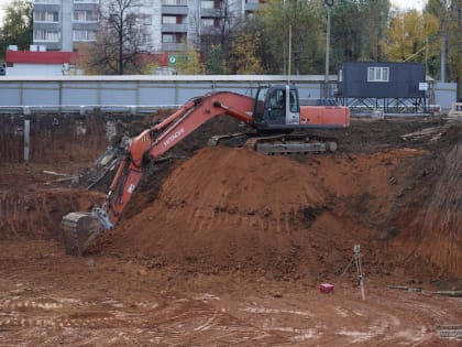 Строительство стадиона возле школы №44 в Нижнем Тагиле идёт полным ходом