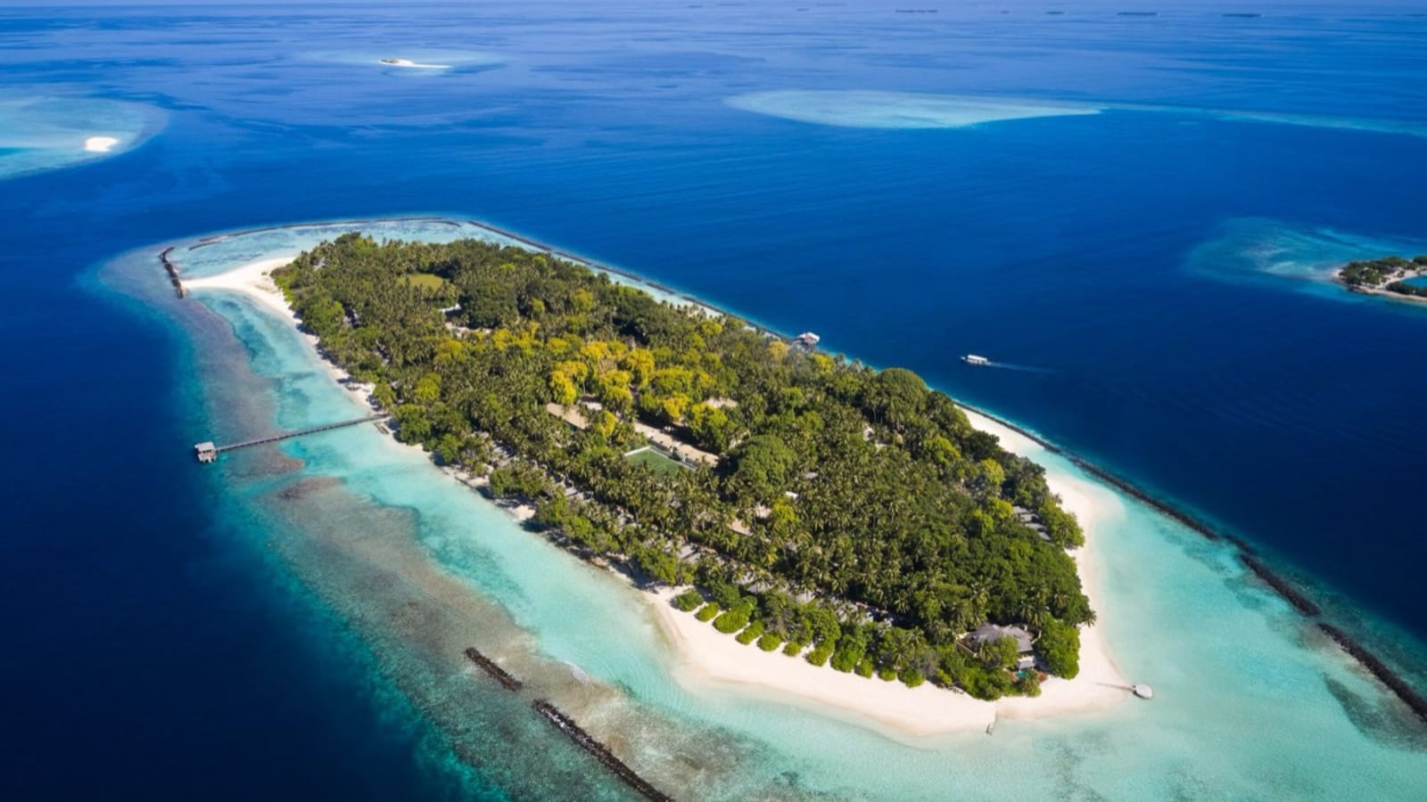 Royal Island Resort & Spa