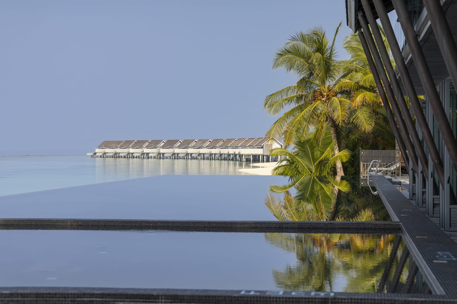 Niva Kuramathi — Laguna PooltoVillas