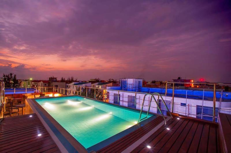 Airport Beach Hotel
