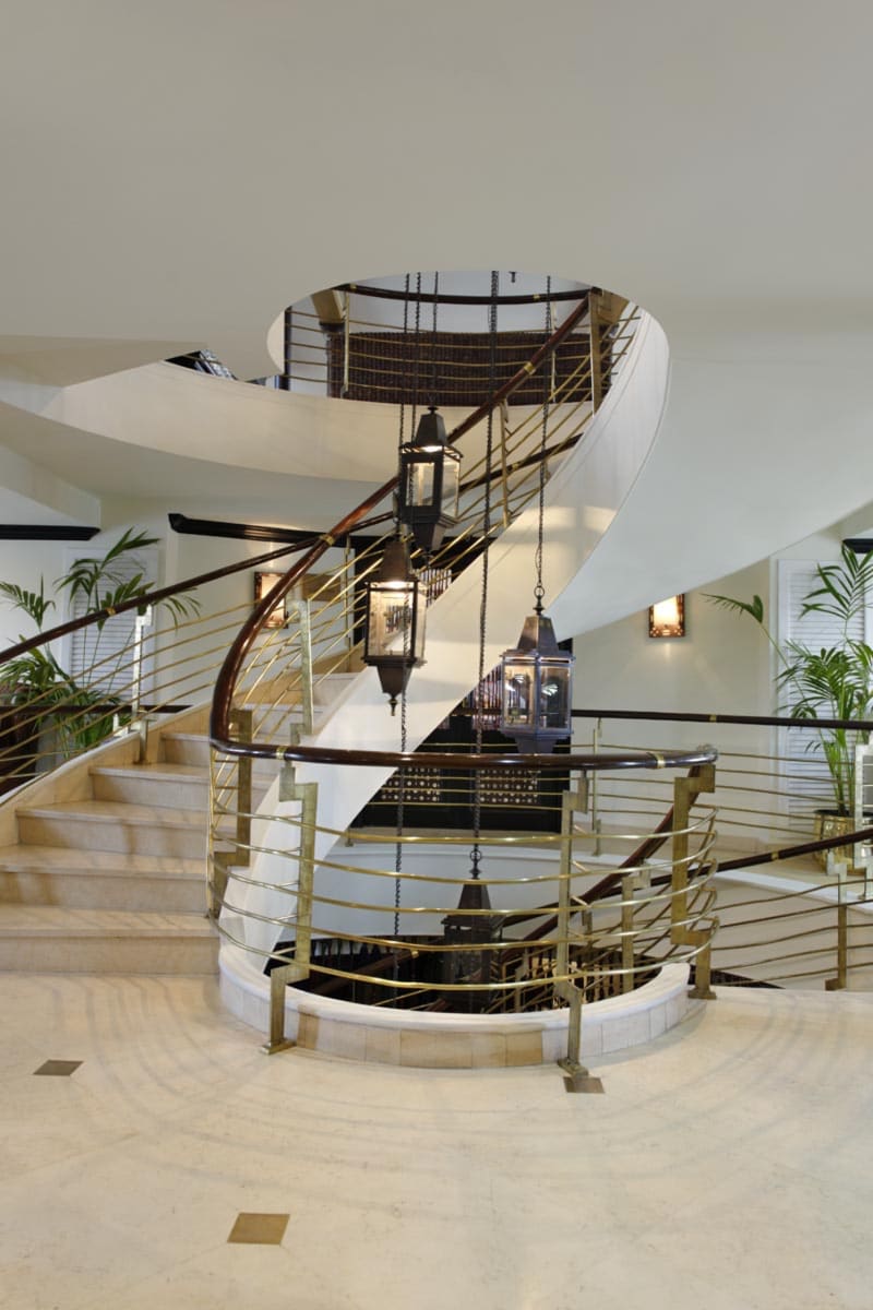 La escalera — Sun Boat III