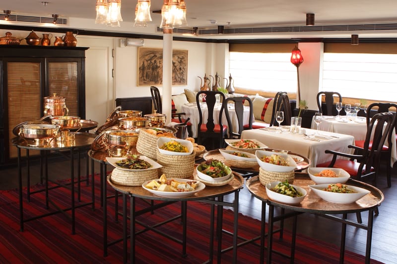 Restaurante — Sun Boat III