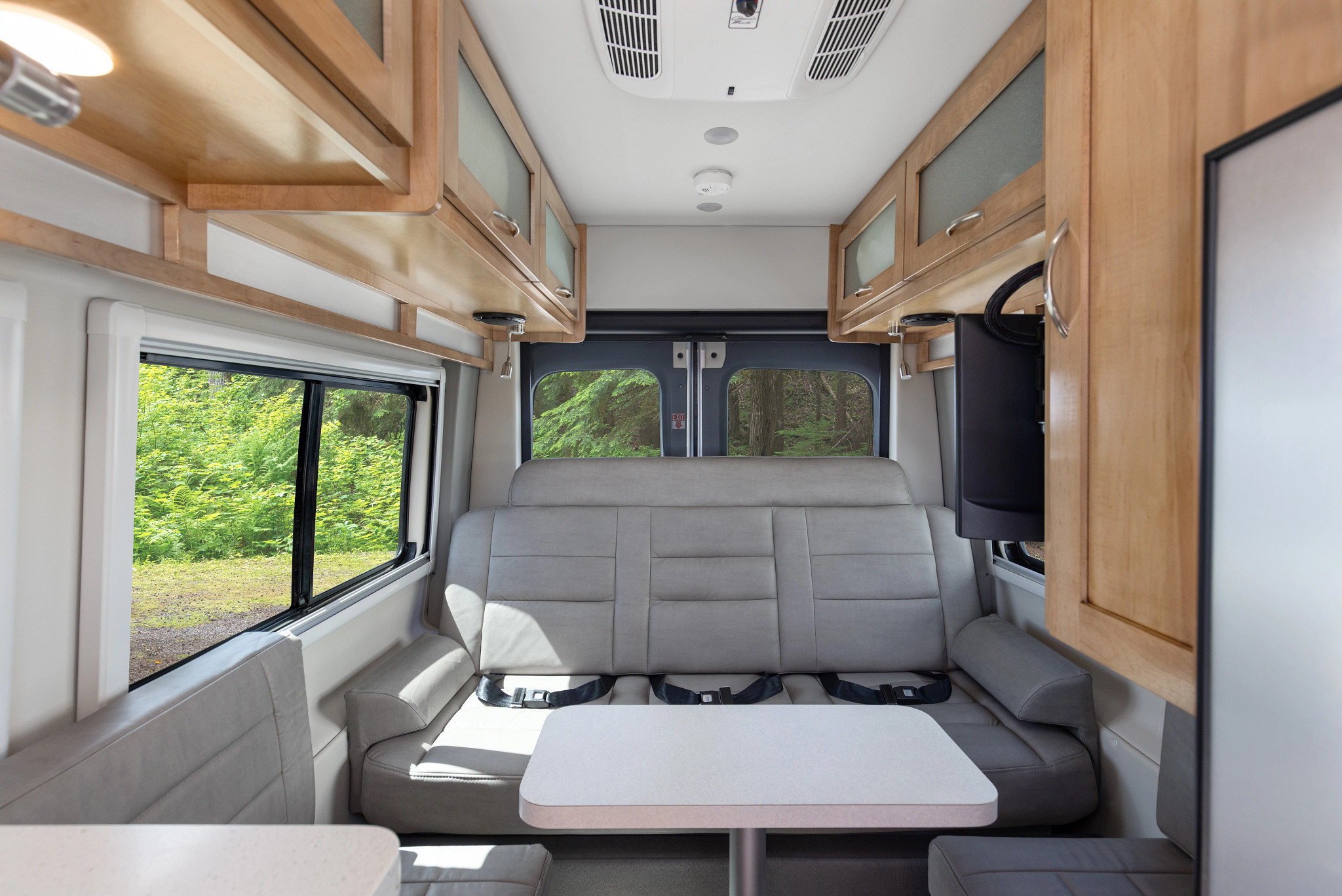 Dinette — CanaDream DVC