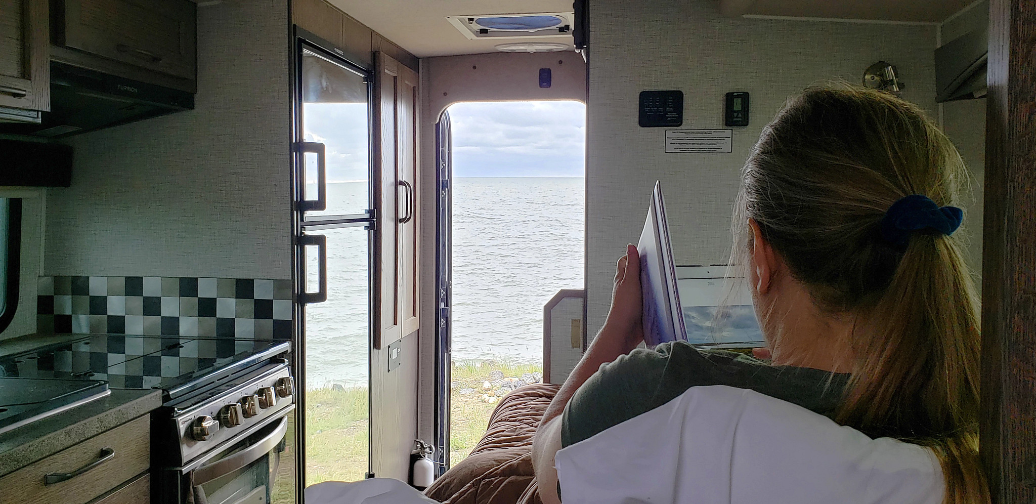 Interior — CanaDream Maxi Travel Camper