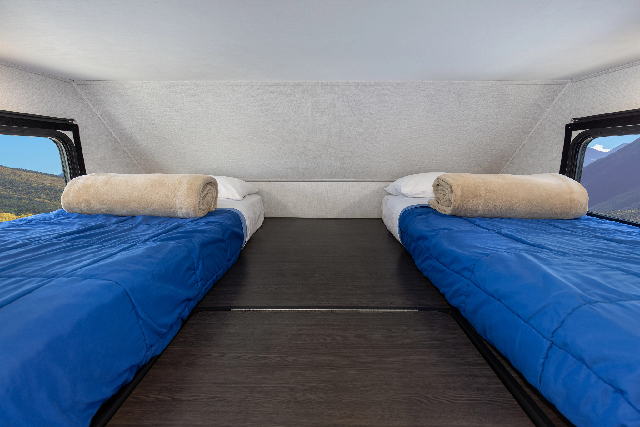 Camas sobre cabina — CanaDream MH-A