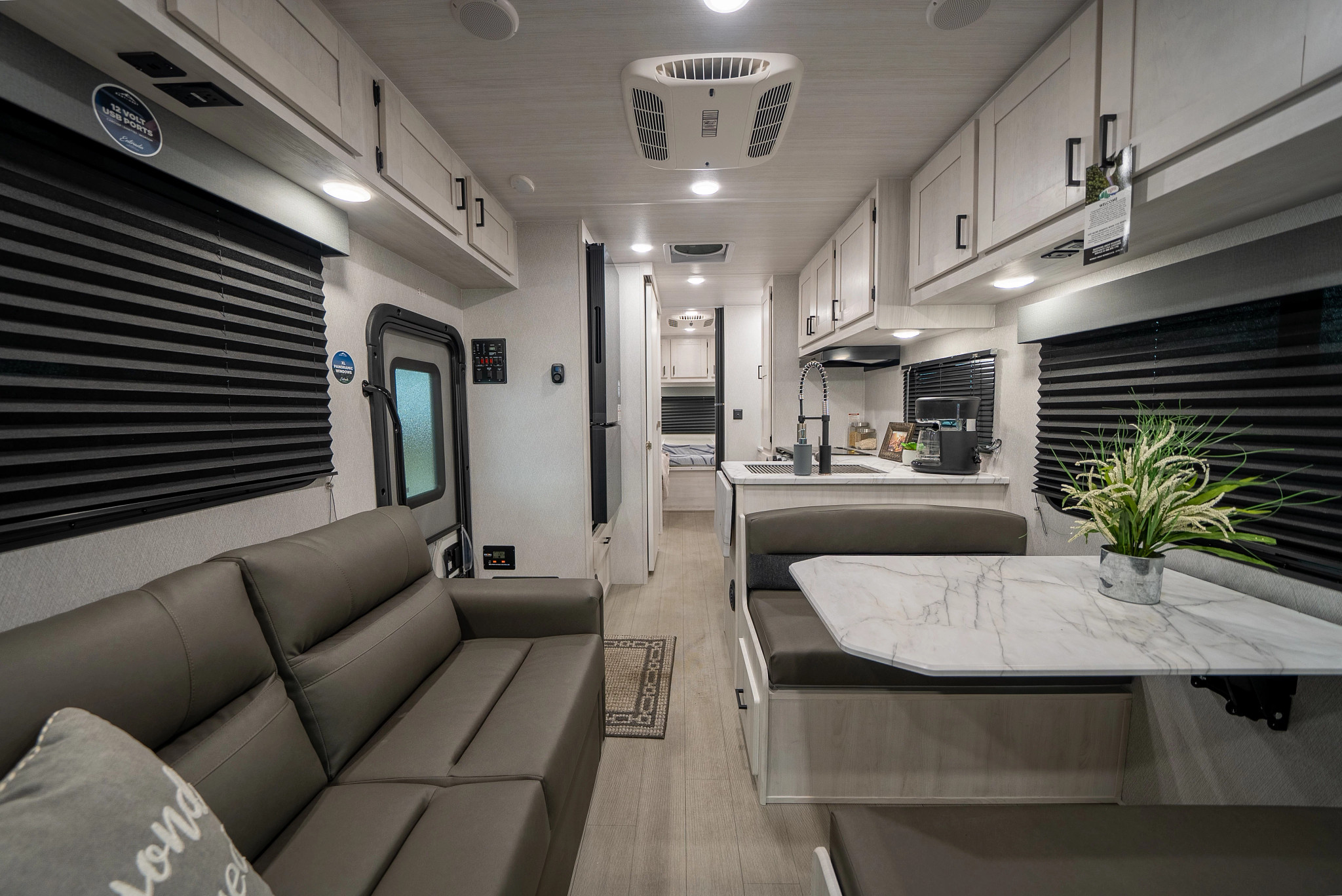 Interior completo — CanaDream MH-L