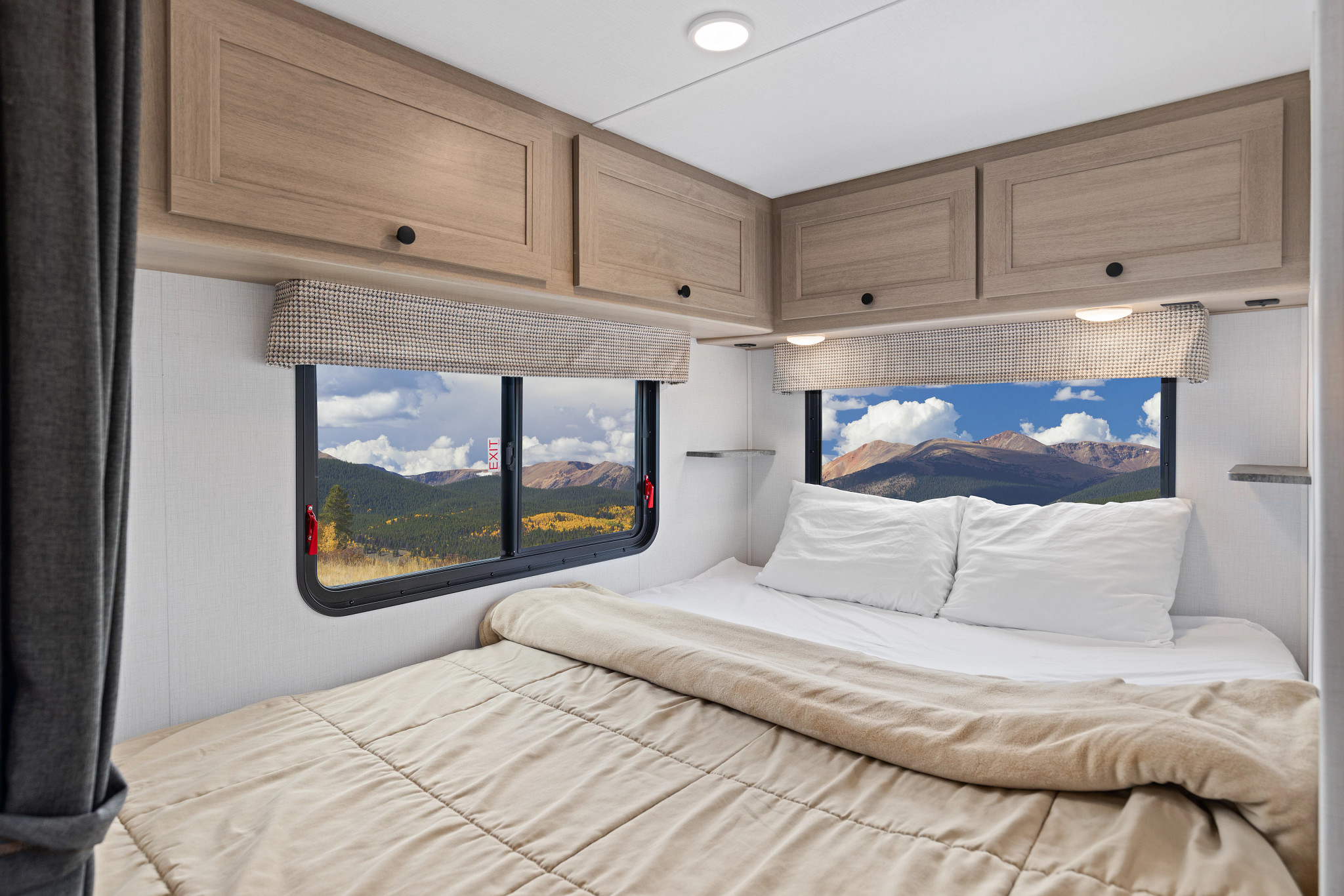 Interior — Super Van Camper SVC